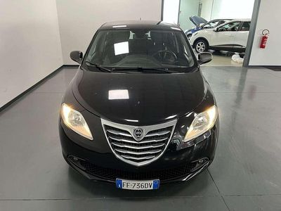 Usata Lancia Ypsilon Silver 69 CV (50 kW) 2016 Nero Utilitaria