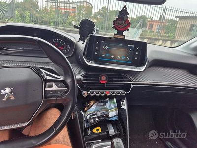 Usata Peugeot 208 82 CV (60 kW) 2020 Grigio Utilitaria