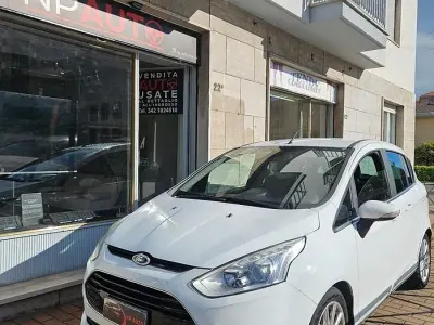 Usata Ford B-MAX Business Edition 75 CV (55 kW) 2014 Bianco Monovolume