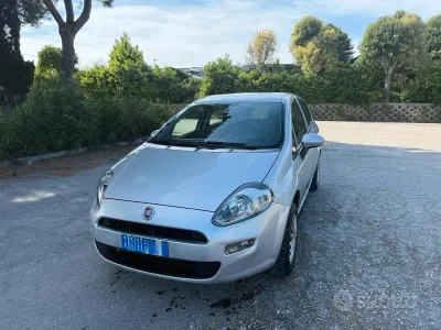Usata Fiat Punto 77 CV (56 kW) 2018 Grigio Utilitaria