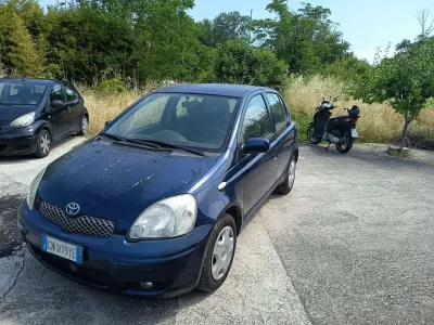 Begagnad Toyota Yaris 86 HK (63 kW) 2002 Sedan