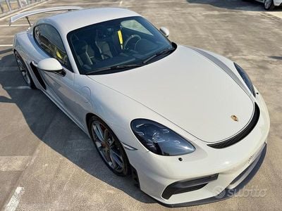 Usata Porsche 718 Cayman GT4 420 CV (308 kW) 2023 Grigio Coupé