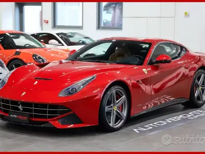 Usata Ferrari F12 736 CV (541 kW) 2013 Rosso berlinetta Coupé