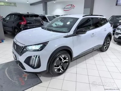 Usata Peugeot 2008 Allure 102 CV (75 kW) 2025 Bianco SUV