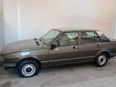 Usata Alfa Romeo Giulietta 109 CV (80 kW) 1983 Marrone Berlina