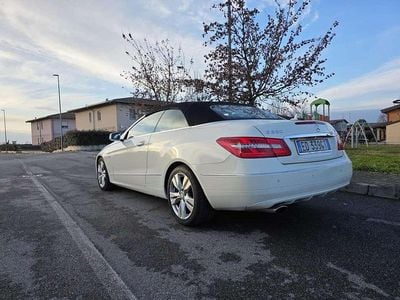 Usata Mercedes E220 Avantgarde 170 CV (125 kW) 2010 Bianco Cabrio