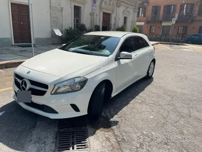 Usado Mercedes A160 90 CV (66 kW) 2018 Blanco Berlina