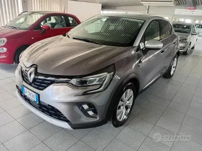 Gebraucht Renault Captur Intens 101 PS (74 kW) 2022 Grau SUV