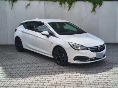Usata Opel Astra 110 CV (80 kW) 2018 Bianco Berlina