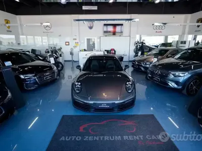 Begagnad Porsche 911 Carrera 385 HK (283 kW) 2021 Svart Sportkupé