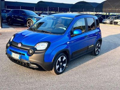 Nuevo Fiat Panda Cross Cross 69 CV (50 kW) 2025 Azul Utilitario