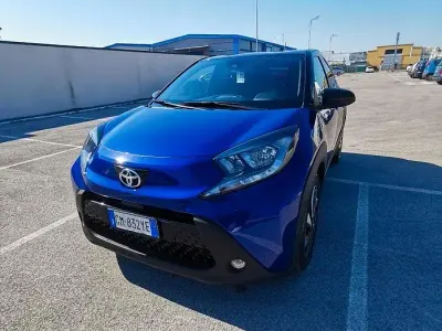 Usata Toyota Aygo X 72 CV (52 kW) 2023 Blu SUV