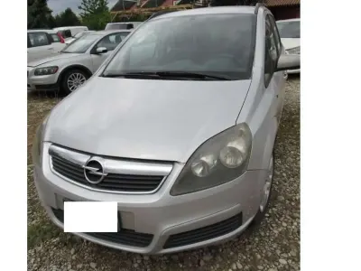 Usata Opel Zafira Enjoy 120 CV (88 kW) 2007 Argento Monovolume