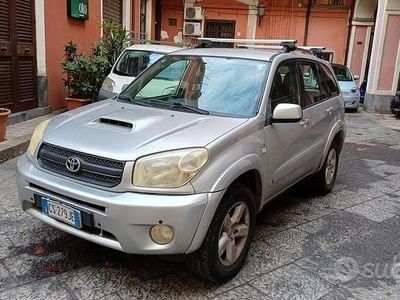 Usata Toyota RAV4 116 CV (85 kW) 2005 Grigio SUV