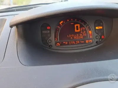 Usata Renault Modus 68 CV (50 kW) 2007 Grigio Monovolume