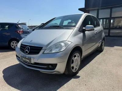 Usata Mercedes A160 Premium 95 CV (69 kW) 2011 Argento Utilitaria