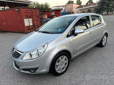 Usata Opel Corsa 75 CV (55 kW) 2007 Grigio(met.) Berlina