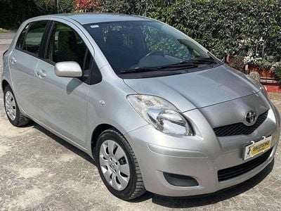 Usata Toyota Yaris Sol 101 CV (74 kW) 2009 Argento Utilitaria