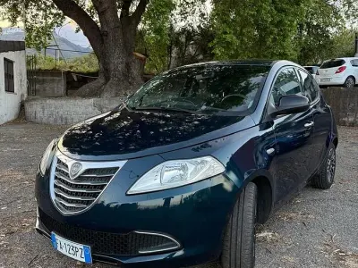 Usata Lancia Ypsilon 95 CV (69 kW) 2015 Utilitaria