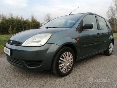 Usata Ford Fiesta Ghia 75 CV (55 kW) 2003 Blu Utilitaria