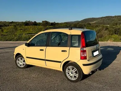 Usata Fiat Panda 70 CV (51 kW) 2005 Giallo Utilitaria