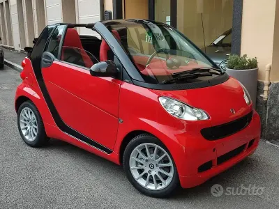 Usata Smart ForTwo Cabrio Passion 71 CV (52 kW) 2011 Rosso e nero Cabrio