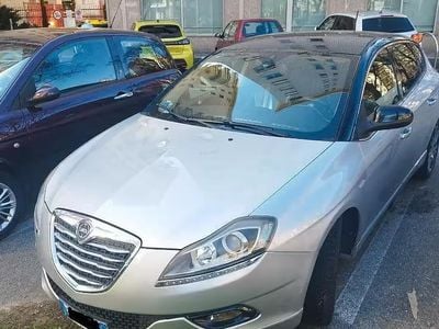 Usata Lancia Delta Gold 120 CV (88 kW) 2013 Grigio Utilitaria