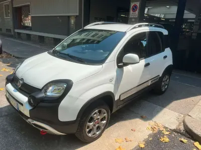 Usata Fiat Panda Cross Cross 86 CV (63 kW) 2021 Bianco gelato Utilitaria