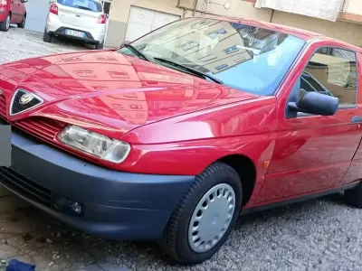 Occasion Alfa Romeo 145 90 PK (66 kW) 1995 Rood Hatchback