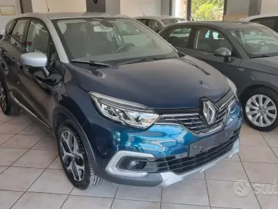 Usata Renault Captur Intens 110 CV (80 kW) 2017 Bluazzurro SUV