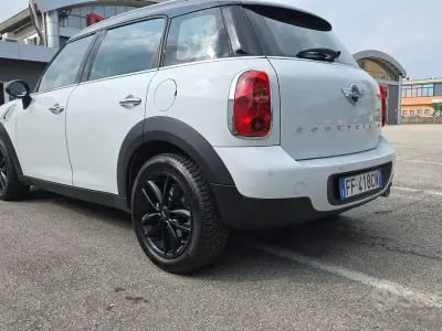 Usata Mini Cooper D Countryman 90 CV (66 kW) 2016 Bianco SUV