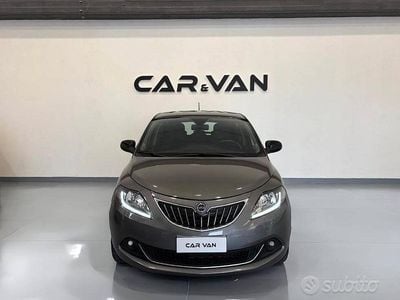 Usata Lancia Ypsilon Gold 70 CV (51 kW) 2023 Grigio Utilitaria