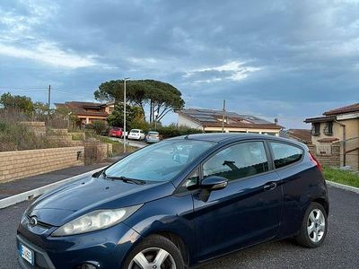 Usata Ford Fiesta 60 CV (44 kW) 2010 Blu Utilitaria
