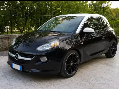 Usata Opel Adam 100 CV (73 kW) 2013 Utilitaria