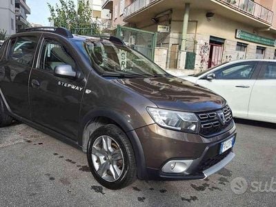 Usata Dacia Sandero Stepway 90 CV (66 kW) 2018 Marrone Berlina