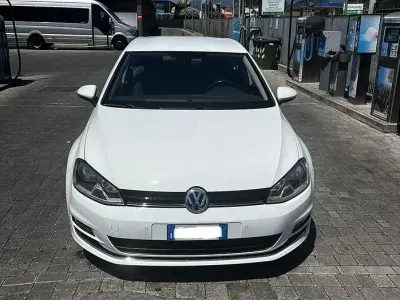 Usata VW Golf VII Highline 110 CV (80 kW) 2016 Bianco Berlina