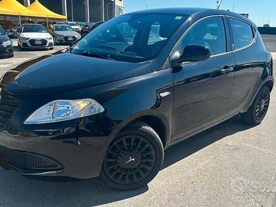 Begagnad Lancia Ypsilon Silver 69 HK (50 kW) 2014 Svart Halvkombi