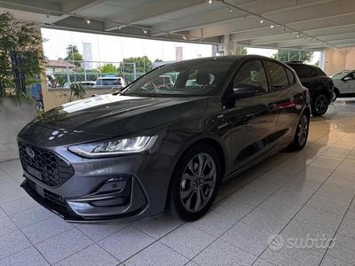 Usata Ford Focus ST-Line 116 CV (85 kW) 2025 Grigio metallizzato Berlina