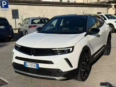 Usata Opel Mokka Ultimate 131 CV (96 kW) 2021 Tetto nero SUV