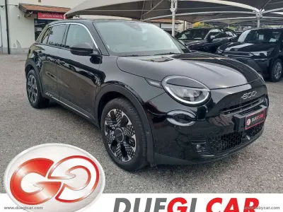 Usata Fiat 600 La Prima 101 CV (74 kW) 2025 Nero SUV