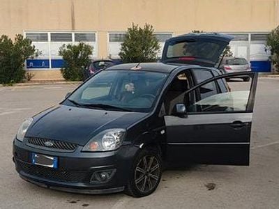 Usata Ford Fiesta 2008 Grigio Utilitaria