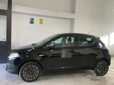 Usata Lancia Ypsilon Platinum 69 CV (50 kW) 2013 Utilitaria