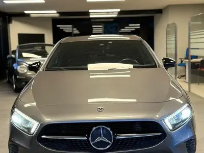 Usata Mercedes A180 116 CV (85 kW) 2019 Grigio Berlina