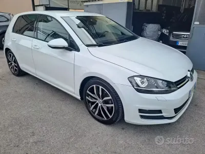 Usata VW Golf VII Highline 105 CV (77 kW) 2013 Bianco Berlina