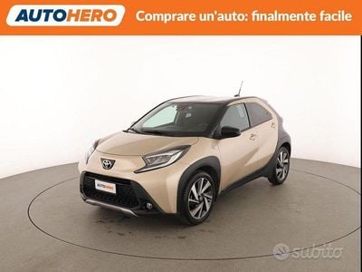 Usata Toyota Aygo X Lounge 72 CV (52 kW) 2022 Beige SUV