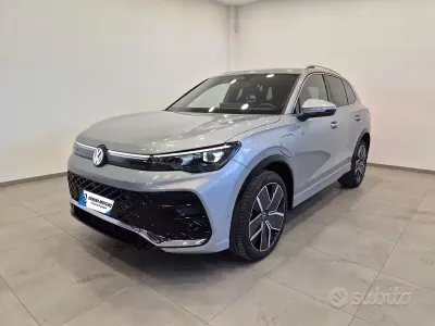 Nuova VW Tiguan R-line 177 CV (130 kW) 2026 Grigio SUV