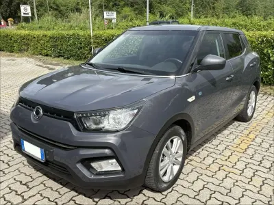 Usata SsangYong Tivoli 116 CV (85 kW) 2018 Grigio SUV
