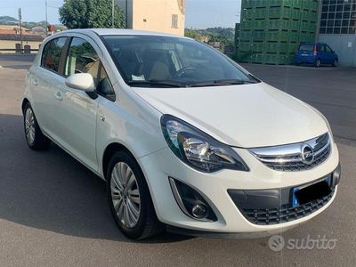 Usata Opel Corsa Edition 86 CV (63 kW) 2013 Bianco Utilitaria