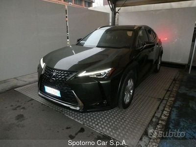 Usata Lexus UX Business Edition 184 CV (135 kW) 2019 Verde SUV