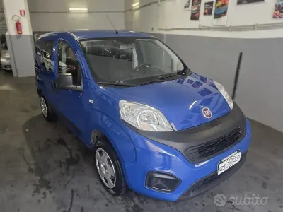 Begagnad Fiat Qubo Trekking 70 HK (51 kW) 2018 Blå Minibuss